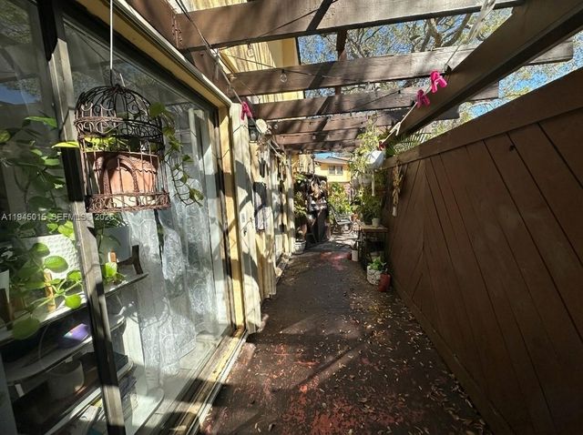 6601 SW 137th Ct 2B, Miami, FL 33183