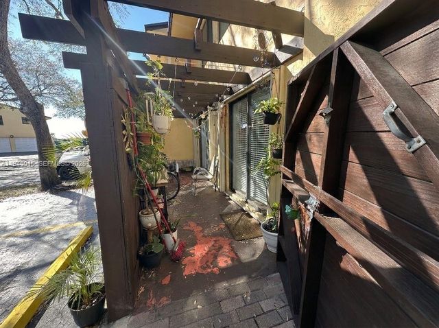 6601 SW 137th Ct 2B, Miami, FL 33183