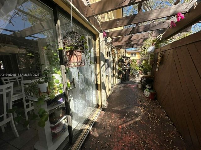 6601 SW 137th Ct 2B, Miami, FL 33183