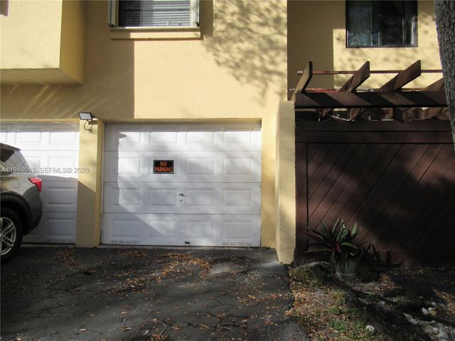 6601 SW 137th Ct 2B, Miami, FL 33183