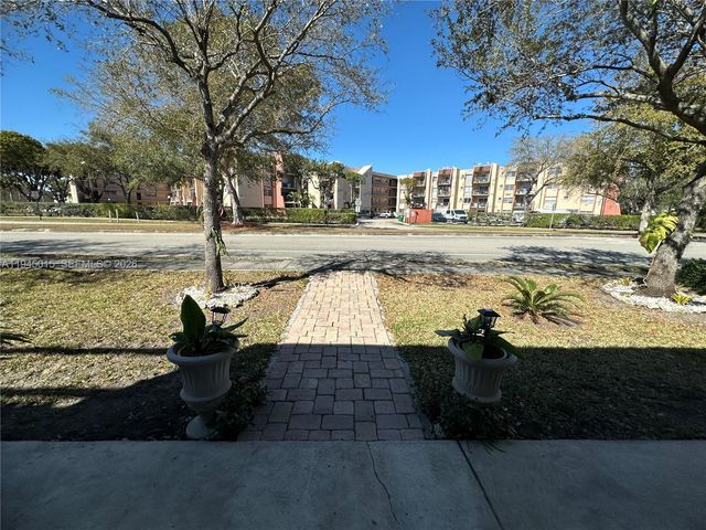 6601 SW 137th Ct 2B, Miami, FL 33183