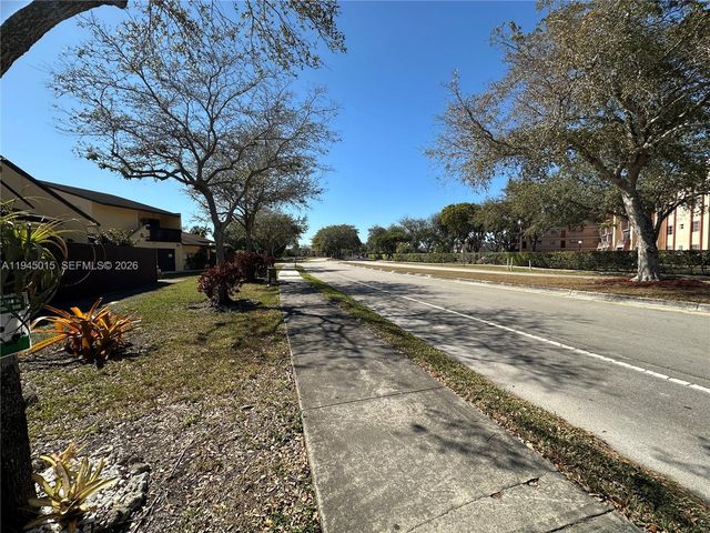 6601 SW 137th Ct 2B, Miami, FL 33183