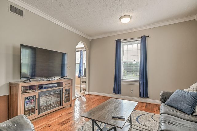 701 West Locust Street Apt 15, Johnson City, TN 37604