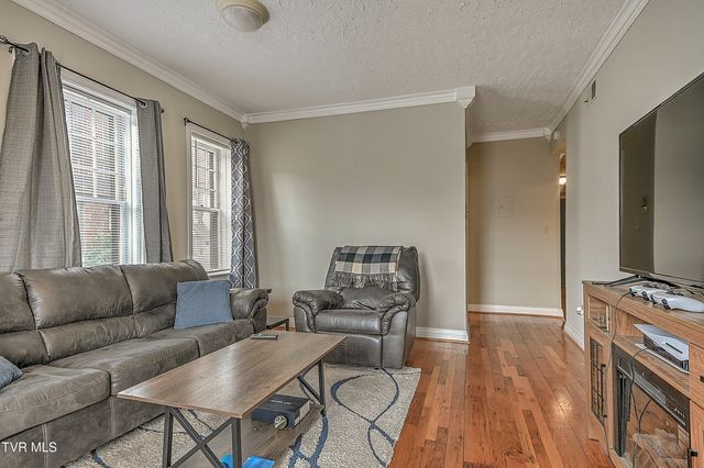 701 West Locust Street Apt 15, Johnson City, TN 37604