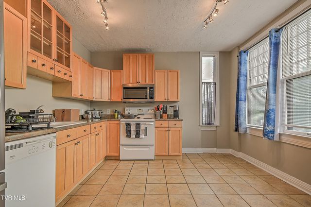 701 West Locust Street Apt 15, Johnson City, TN 37604