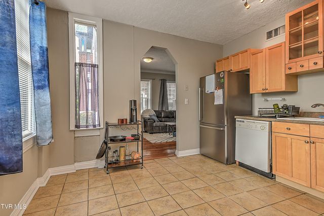 701 West Locust Street Apt 15, Johnson City, TN 37604