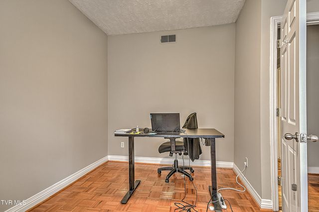 701 West Locust Street Apt 15, Johnson City, TN 37604