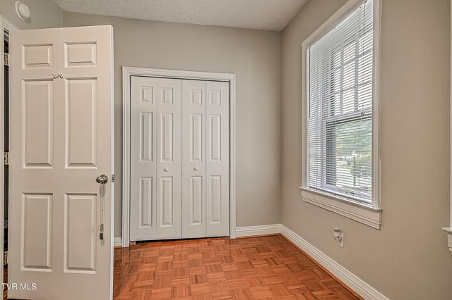 701 West Locust Street Apt 15, Johnson City, TN 37604