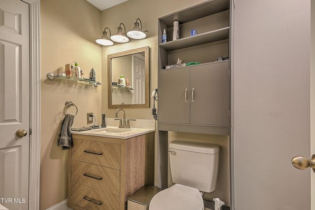 701 West Locust Street Apt 15, Johnson City, TN 37604