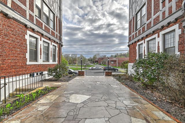 701 West Locust Street Apt 15, Johnson City, TN 37604