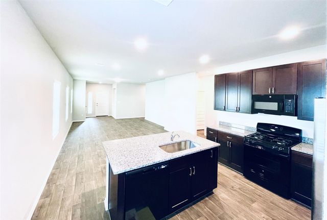 117 Huckleberry LN, Elgin, TX 78621