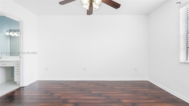 20820 San Simeon Way 24-G, Miami, FL 33179