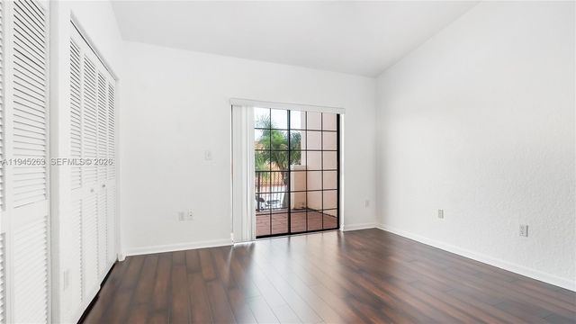 20820 San Simeon Way 24-G, Miami, FL 33179