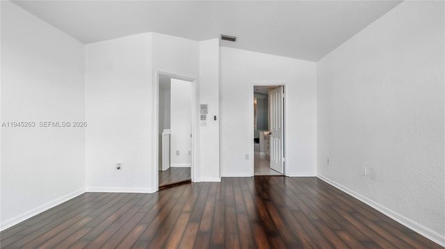 20820 San Simeon Way 24-G, Miami, FL 33179