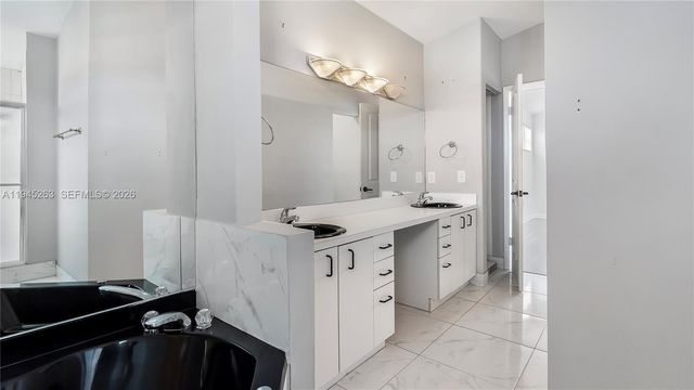 20820 San Simeon Way 24-G, Miami, FL 33179