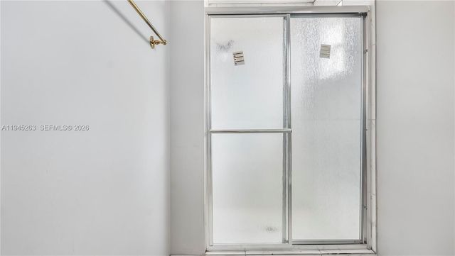 20820 San Simeon Way 24-G, Miami, FL 33179