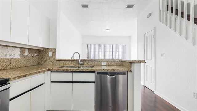 20820 San Simeon Way 24-G, Miami, FL 33179