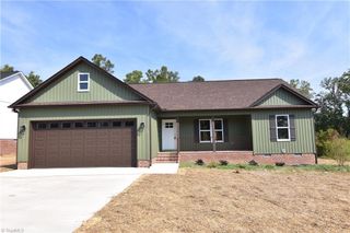 109 Fletchers Farm Drive, Thomasville, NC 27360