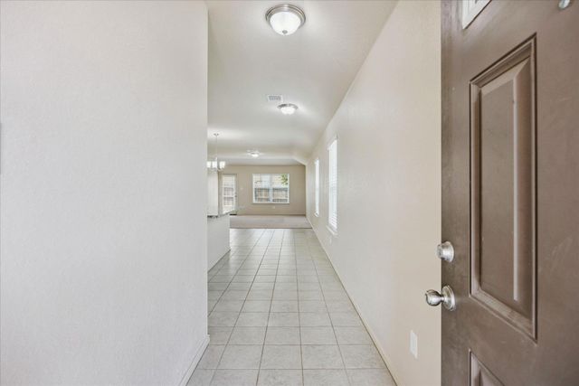 181 Lake Gln DR, San Marcos, TX 78666