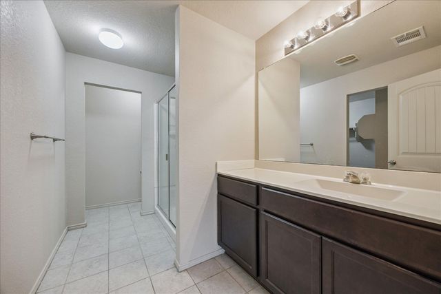 181 Lake Gln DR, San Marcos, TX 78666