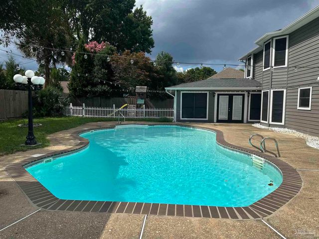 6521 El Presideo, Pensacola, FL 32504