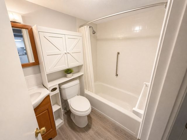 530 Vfw Parkway 201, Boston, MA 02132