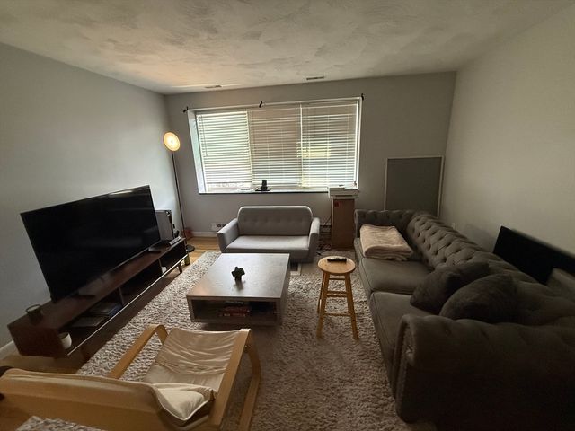530 Vfw Parkway 201, Boston, MA 02132