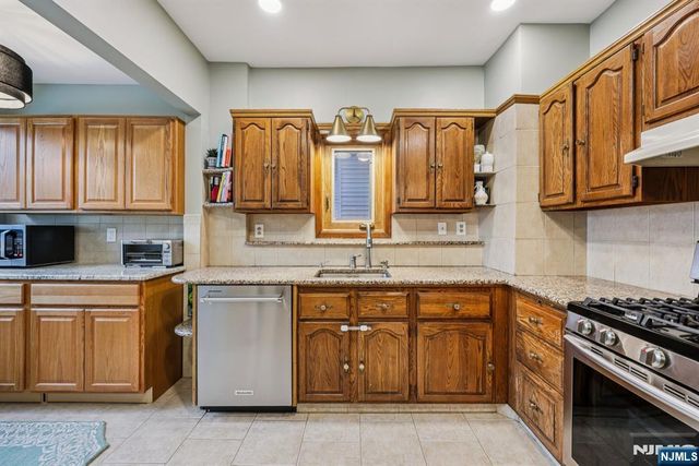 31 Fernwood Terrace, Nutley, NJ 07110