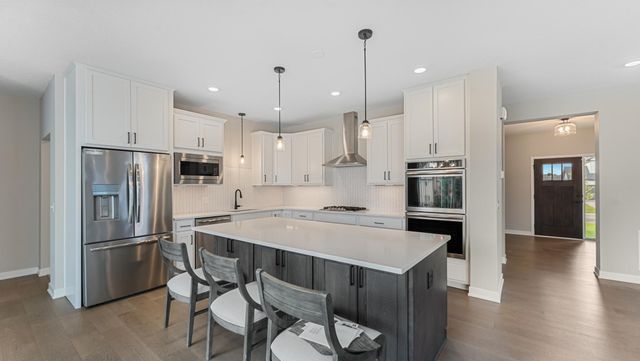 7074 182nd Street W, Lakeville, MN 55044