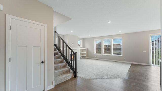 7074 182nd Street W, Lakeville, MN 55044