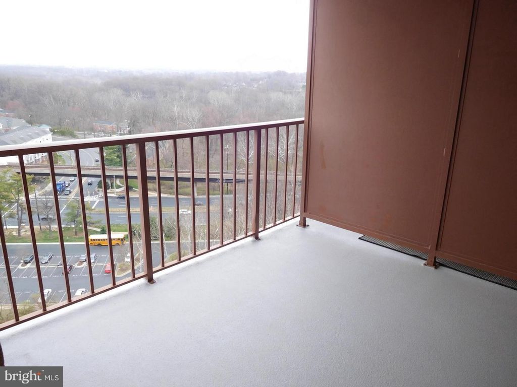 Image 1 of property listing at 10101 GROSVENOR PL #1613, Rockville, MD 20852