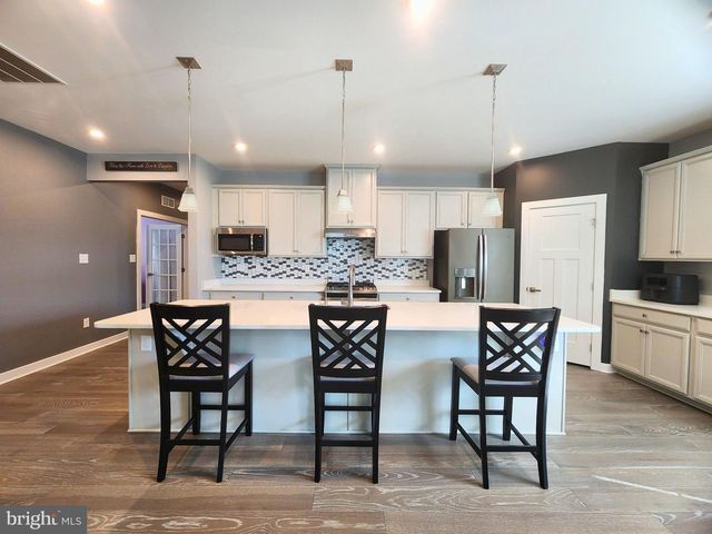 7 PEGASUS LN, Smyrna, DE 19977