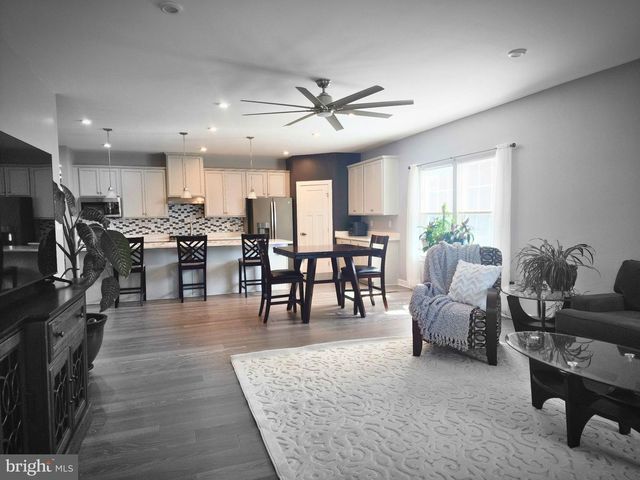 7 PEGASUS LN, Smyrna, DE 19977