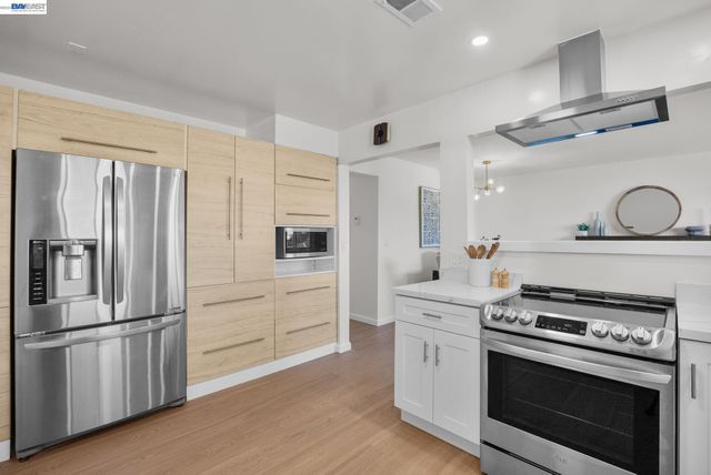 1201 Belfair Dr, Pinole, CA 94564