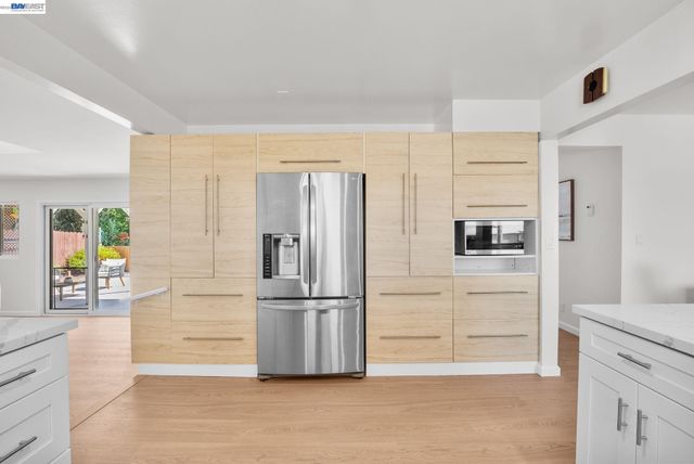 1201 Belfair Dr, Pinole, CA 94564