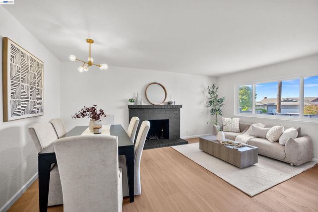 1201 Belfair Dr, Pinole, CA 94564
