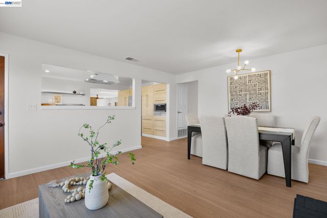 1201 Belfair Dr, Pinole, CA 94564