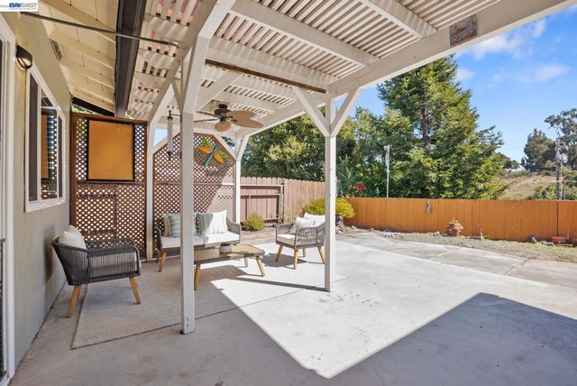 1201 Belfair Dr, Pinole, CA 94564