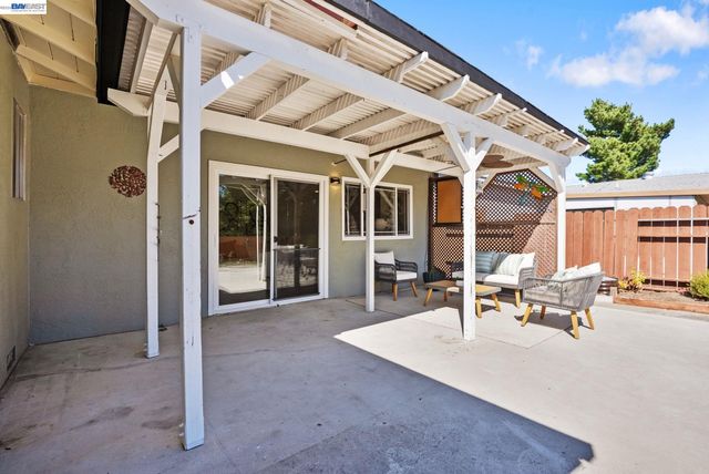 1201 Belfair Dr, Pinole, CA 94564