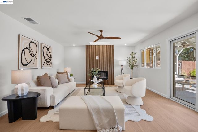 1201 Belfair Dr, Pinole, CA 94564