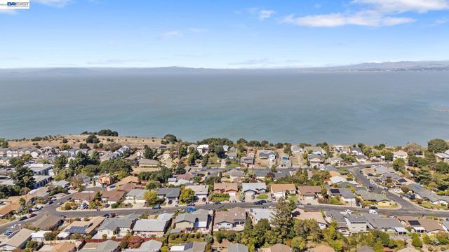 1201 Belfair Dr, Pinole, CA 94564