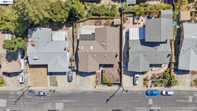 1201 Belfair Dr, Pinole, CA 94564