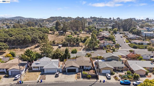 1201 Belfair Dr, Pinole, CA 94564