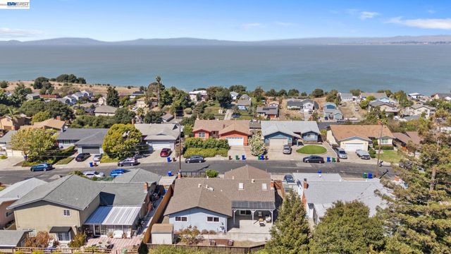 1201 Belfair Dr, Pinole, CA 94564