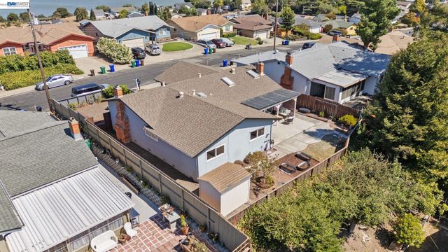 1201 Belfair Dr, Pinole, CA 94564