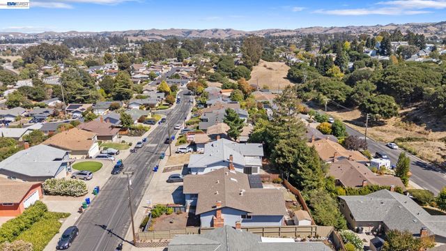 1201 Belfair Dr, Pinole, CA 94564