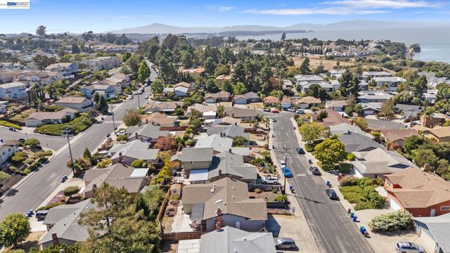 1201 Belfair Dr, Pinole, CA 94564