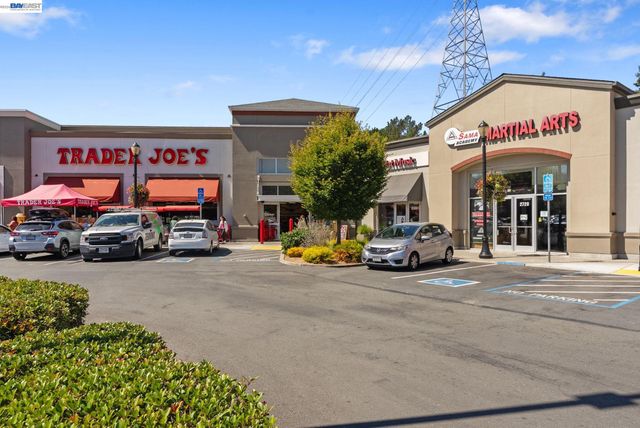1201 Belfair Dr, Pinole, CA 94564