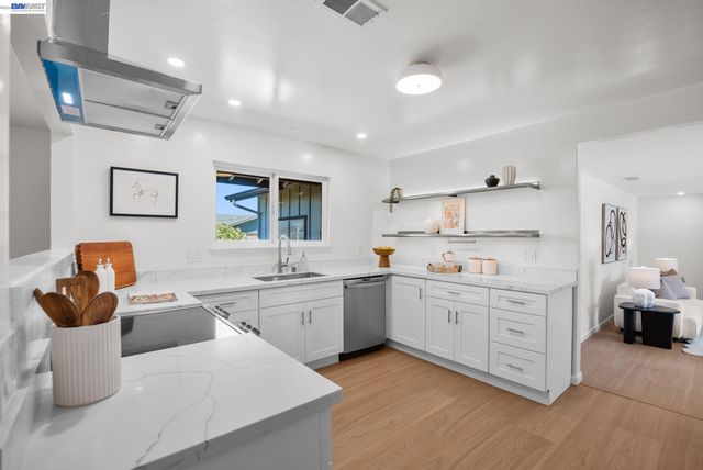 1201 Belfair Dr, Pinole, CA 94564