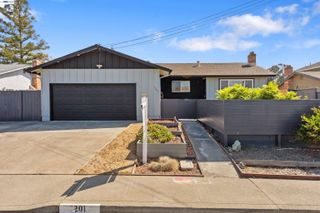 1201 Belfair Dr, Pinole, CA 94564